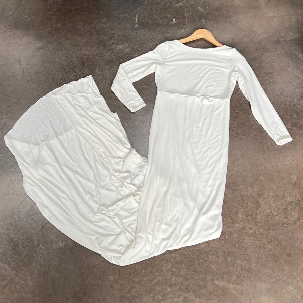 Maternity photo shoot gown size Small Sew Trendy off white, like new